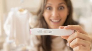 Les premiers symptômes de grossesse à surveiller dès maintenant