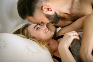 Comment maintenir une vie sexuelle épanouie dans une relation longue